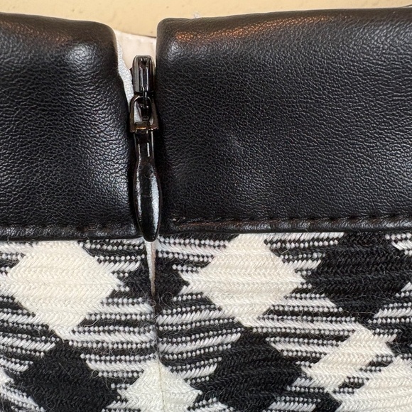 White House Black Market Ecru/Black Plaid Boot Pencil Mini Skirt NWT - Picture 7 of 14